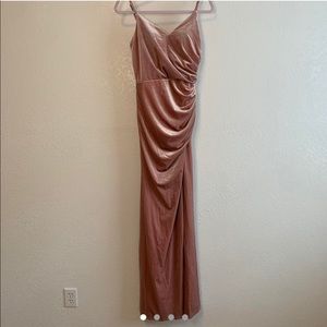 Regular MAXI Revelry Rory velvet dress in the color Blush